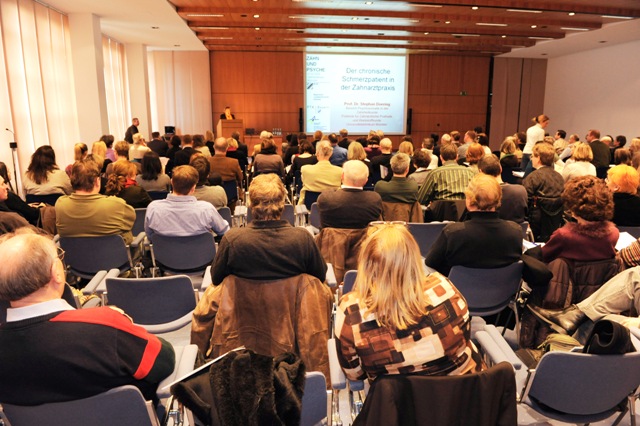 An der Fortbildungsveranstaltung nahmen rund 160 Personen teil (Foto: Wolfgang M. Weber) 